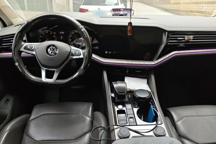 Used Volkswagen Touareg 2019 2.0TSI Ruiyi Edition China VI Standard Center Console