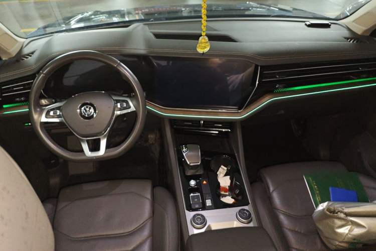 Used Volkswagen Touareg 2019 3.0 TSI RuiFeng Edition China VI Standard Center Console