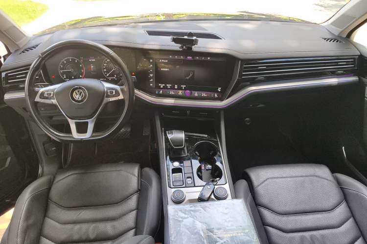 Used Volkswagen Touareg 2019 2.0TSI Ruiyi Edition China VI Standard Center Console
