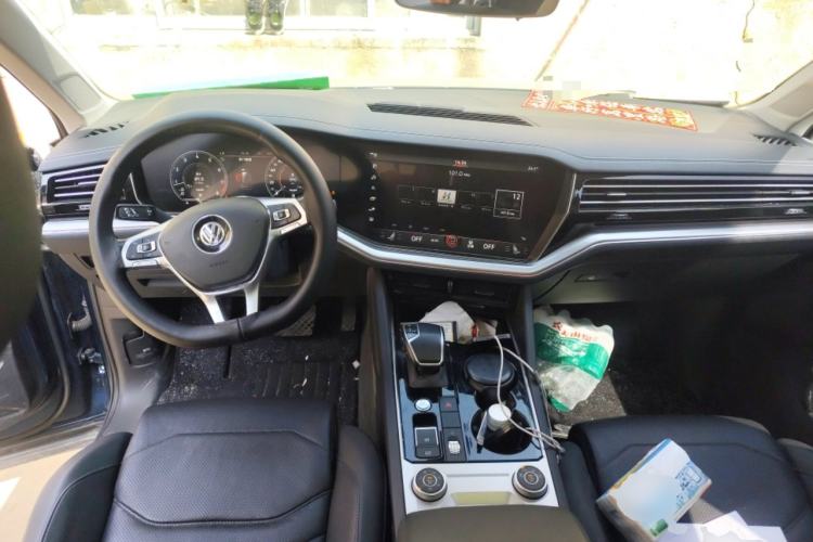 Used Volkswagen Touareg 2019 2.0TSI Ruiyi Edition China VI Standard Center Console