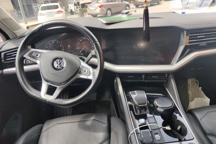 Used Volkswagen Touareg 2019 2.0TSI Ruiyi Edition China VI Standard Center Console