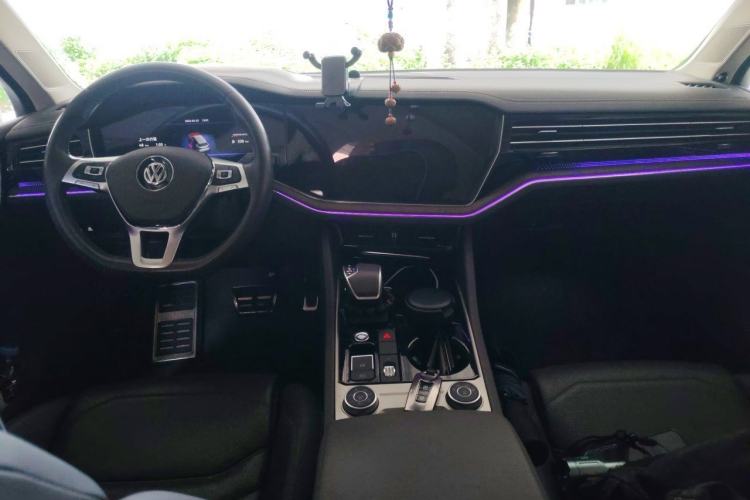 Used Volkswagen Touareg 2019 3.0 TSI RuiFeng Edition China VI Standard Center Console
