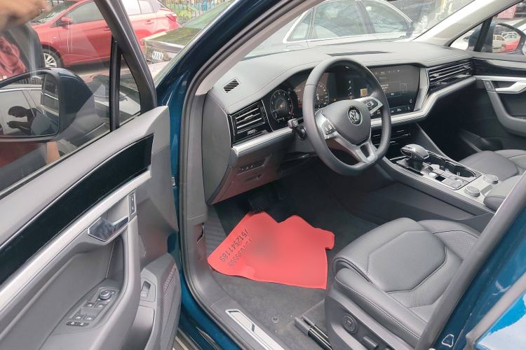 Used Volkswagen Touareg 2019 2.0 TSI Ruiyi Edition China V Standard Driver Seat