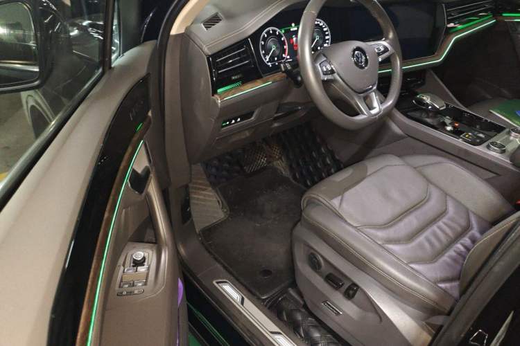 Used Volkswagen Touareg 2019 3.0 TSI RuiFeng Edition China VI Standard Driver Seat