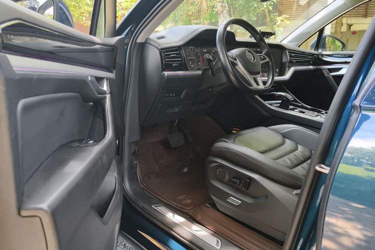 Used Volkswagen Touareg 2019 2.0TSI Ruiyi Edition China VI Standard Driver Seat
