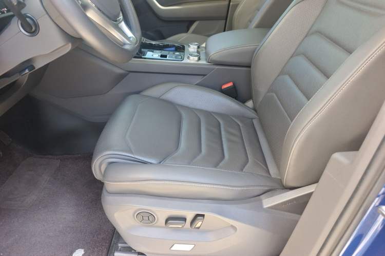 Used Volkswagen Touareg 2019 2.0 TSI Ruiyi Edition China V Standard Driver Seat
