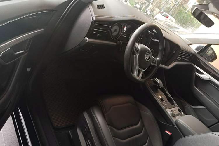 Used Volkswagen Touareg 2019 2.0 TSI Flagship Edition China VI Driver Seat