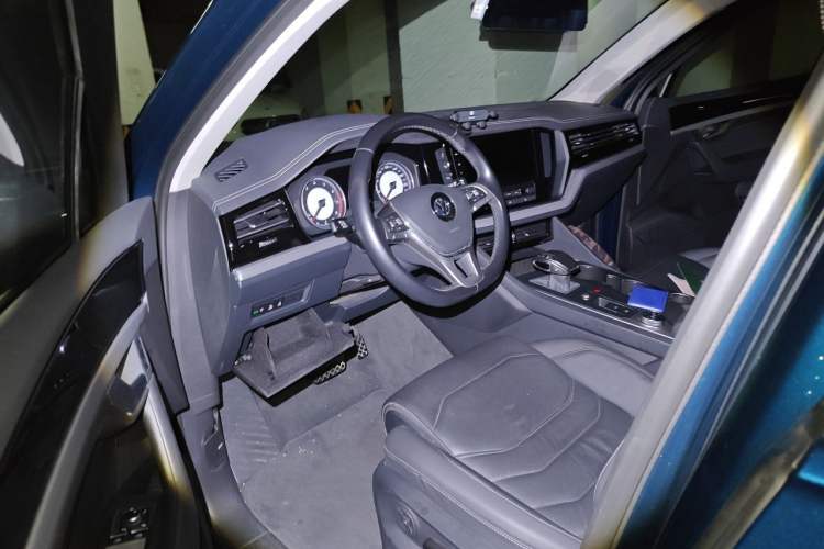 Used Volkswagen Touareg 2019 2.0 TSI Flagship Edition China VI Driver Seat