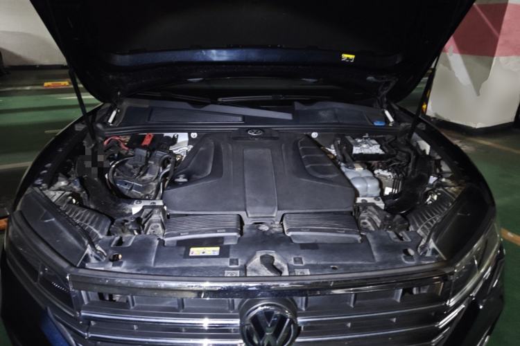 Used Volkswagen Touareg 2019 2.0TSI Ruiyi Edition China VI Standard Engine Bay