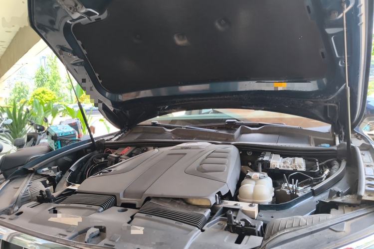 Used Volkswagen Touareg 2019 2.0 TSI Ruiyi Edition China V Standard Engine Bay