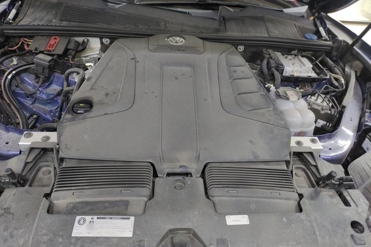 Used Volkswagen Touareg 2019 2.0 TSI Ruiyi Edition China V Standard Engine Bay