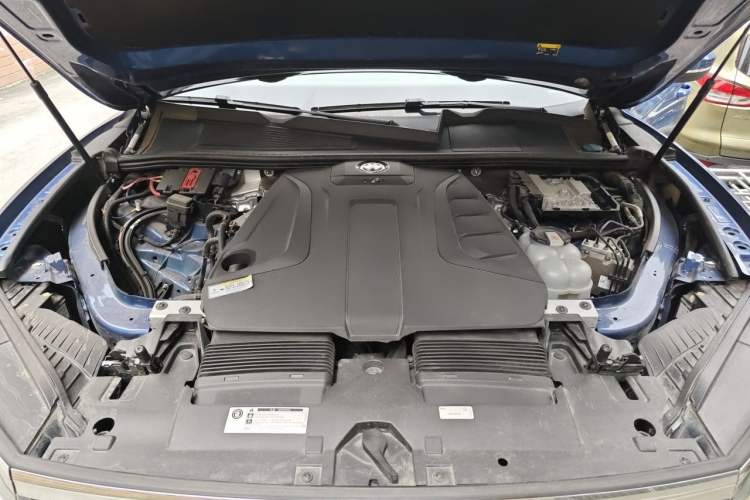 Used Volkswagen Touareg 2019 2.0TSI Ruiyi Edition China VI Standard Engine Bay