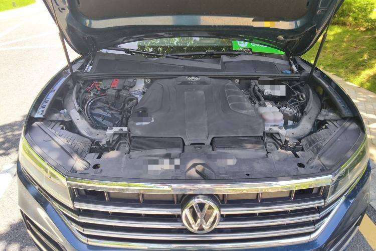 Used Volkswagen Touareg 2019 2.0TSI Ruiyi Edition China VI Standard Engine Bay