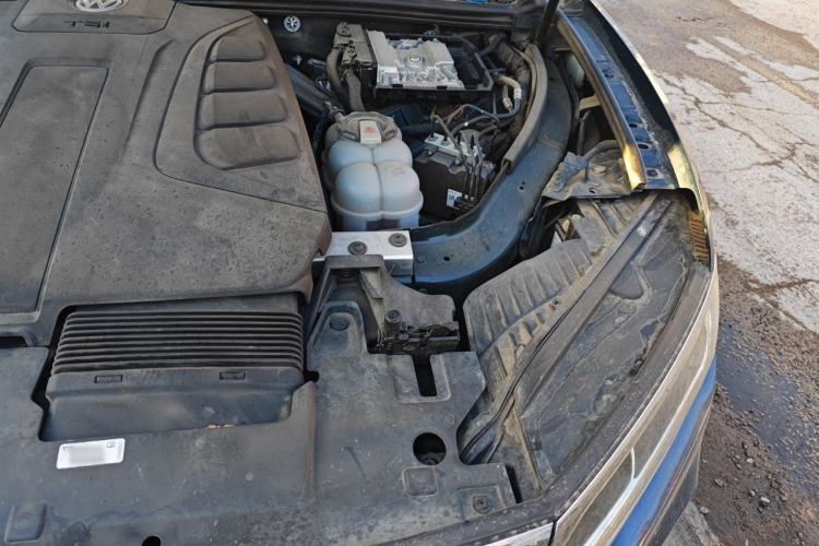 Used Volkswagen Touareg 2019 2.0TSI Ruiyi Edition China VI Standard Engine Bay Left