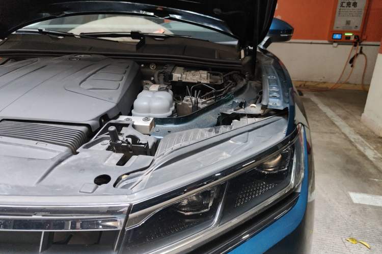 Used Volkswagen Touareg 2019 2.0TSI Ruiyi Edition China VI Standard Engine Bay Left