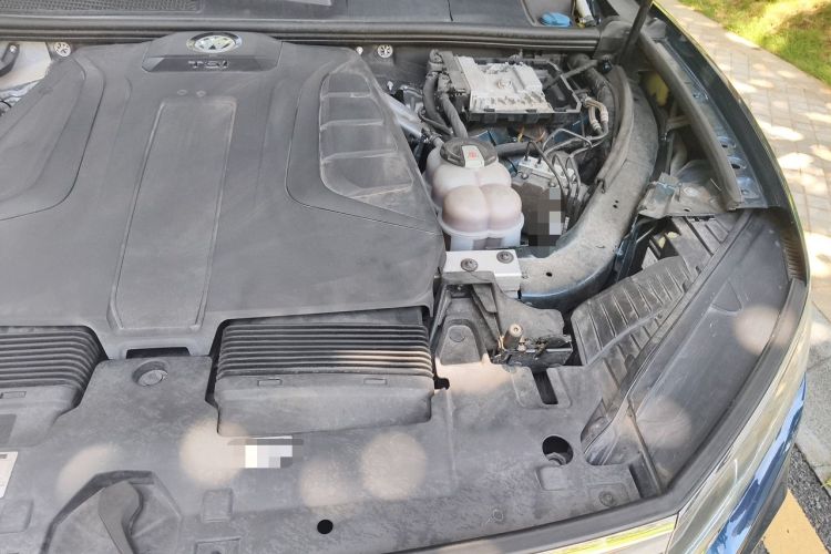 Used Volkswagen Touareg 2019 2.0TSI Ruiyi Edition China VI Standard Engine Bay Left