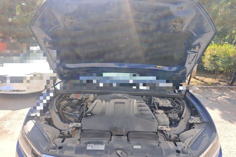 Used Volkswagen Touareg 2019 2.0 TSI Ruiyi Edition China V Standard Engine Bay