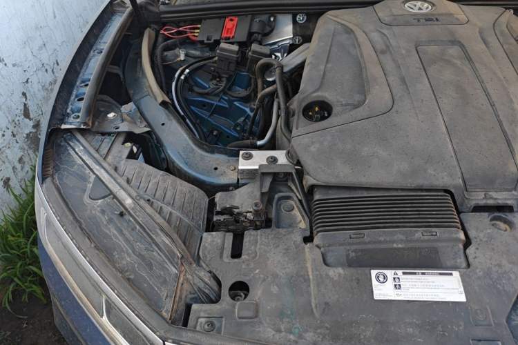 Used Volkswagen Touareg 2019 2.0TSI Ruiyi Edition China VI Standard Engine Bay Right