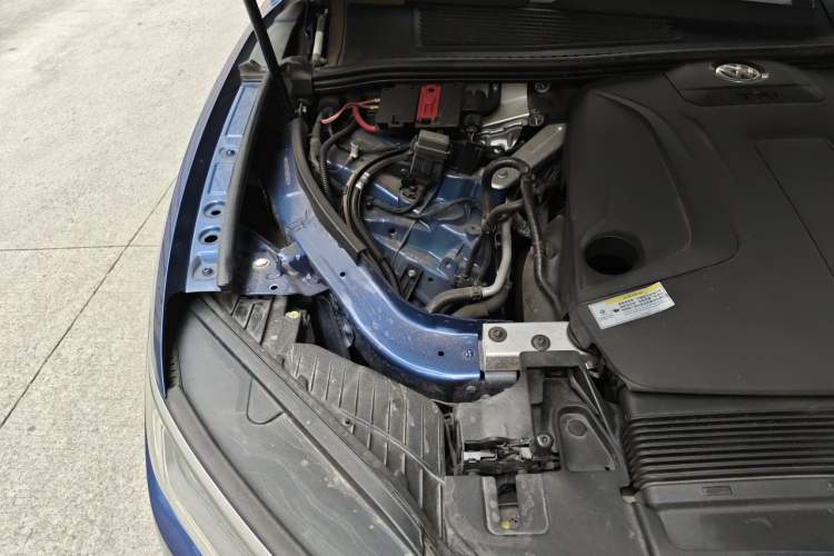 Used Volkswagen Touareg 2019 2.0TSI Ruiyi Edition China VI Standard Engine Bay Right