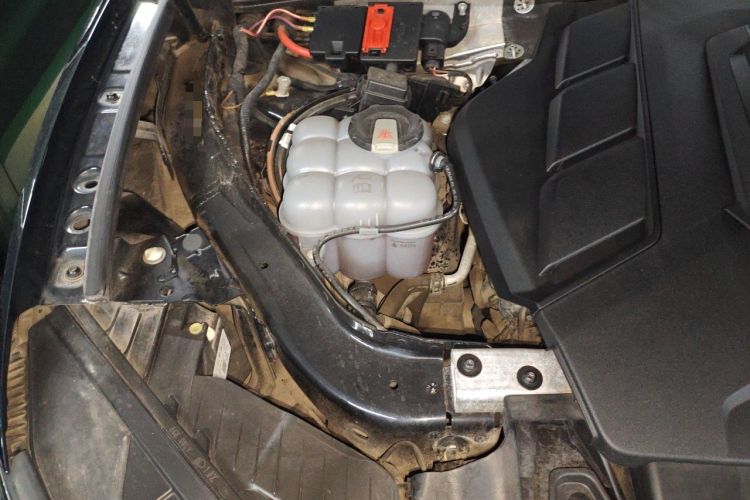 Used Volkswagen Touareg 2019 3.0 TSI RuiFeng Edition China VI Standard Engine Bay Right