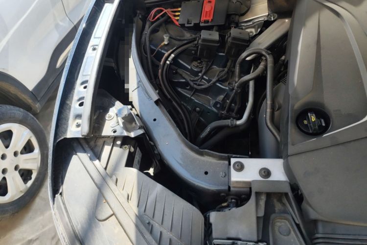 Used Volkswagen Touareg 2019 2.0TSI Ruiyi Edition China VI Standard Engine Bay Right