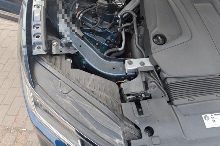 Used Volkswagen Touareg 2019 2.0 TSI Ruiyi Edition China V Standard Engine Bay Right