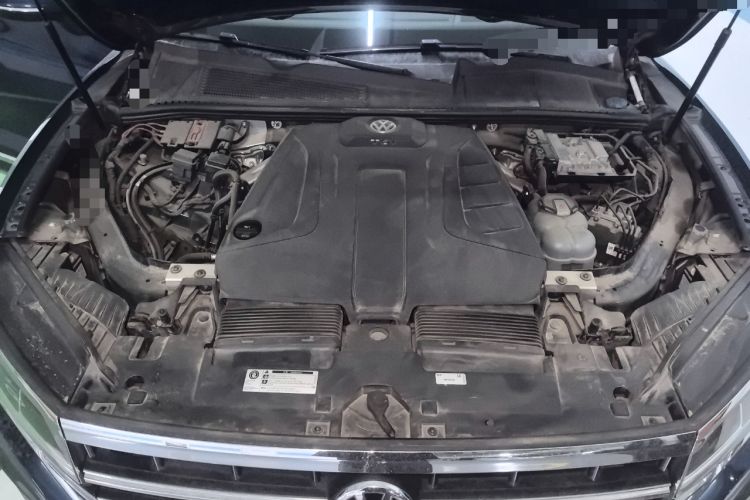 Used Volkswagen Touareg 2019 2.0TSI Ruiyi Edition China VI Standard Engine Bay