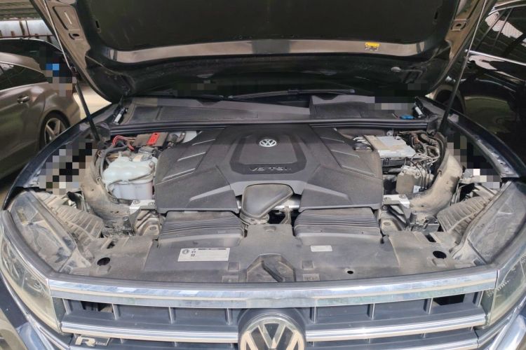 Used Volkswagen Touareg 2019 3.0 TSI RuiFeng Edition China VI Standard Engine Bay