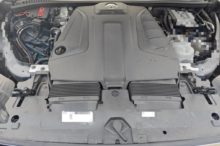 Used Volkswagen Touareg 2019 2.0 TSI Ruiyi Edition China V Standard Engine Bay