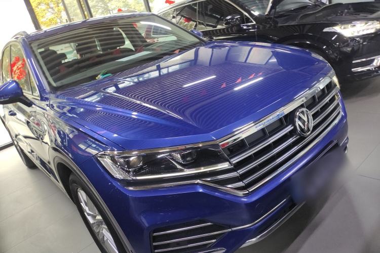 Used Volkswagen Touareg 2019 2.0 TSI Ruiyi Edition China V Standard Front Right 45 Deg