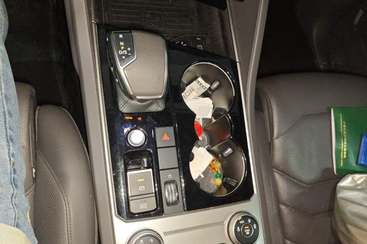 Used Volkswagen Touareg 2019 3.0 TSI RuiFeng Edition China VI Standard Gear Lever