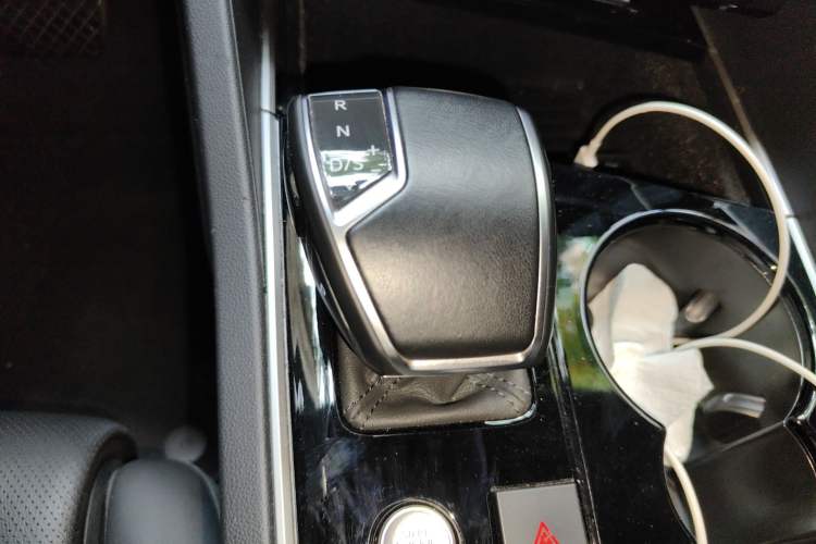Used Volkswagen Touareg 2019 2.0TSI Ruiyi Edition China VI Standard Gear Lever