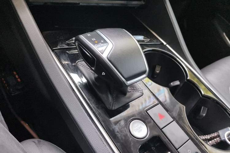 Used Volkswagen Touareg 2019 2.0TSI Ruiyi Edition China VI Standard Gear Lever