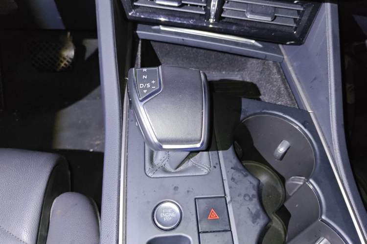 Used Volkswagen Touareg 2019 2.0 TSI Flagship Edition China VI Gear Lever
