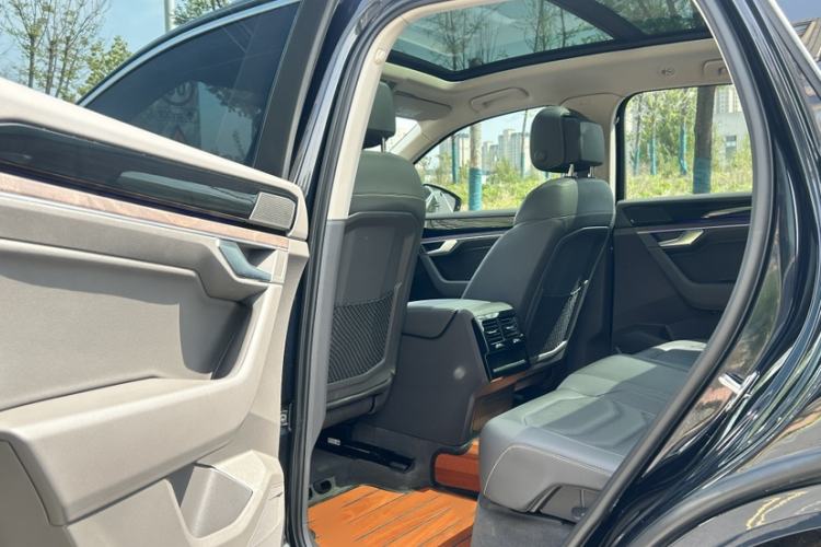 Used Volkswagen Touareg 2019 3.0 TSI RuiFeng Edition China VI Standard Interior 3