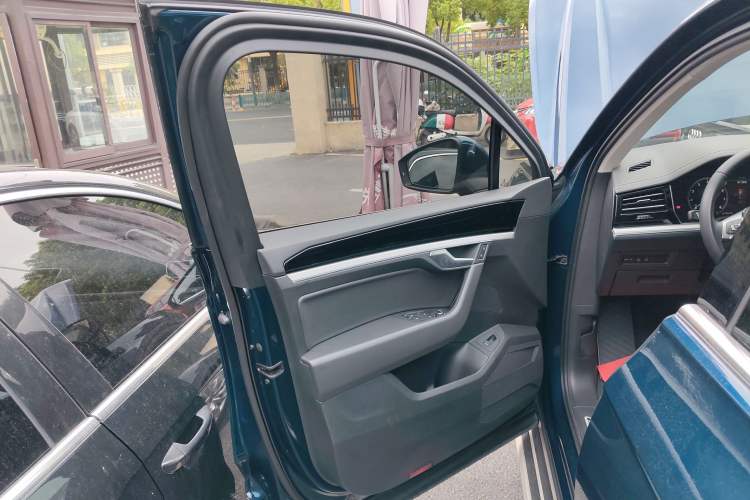 Used Volkswagen Touareg 2019 2.0 TSI Ruiyi Edition China V Standard Left Front Door Interior