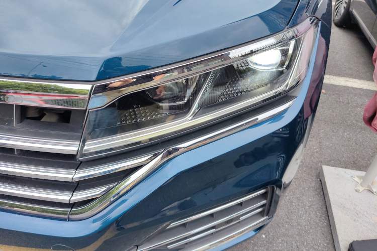 Used Volkswagen Touareg 2019 2.0 TSI Ruiyi Edition China V Standard Left Front Headlight