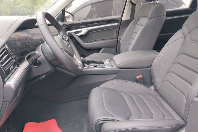 Used Volkswagen Touareg 2019 2.0 TSI Ruiyi Edition China V Standard Left Front Seat