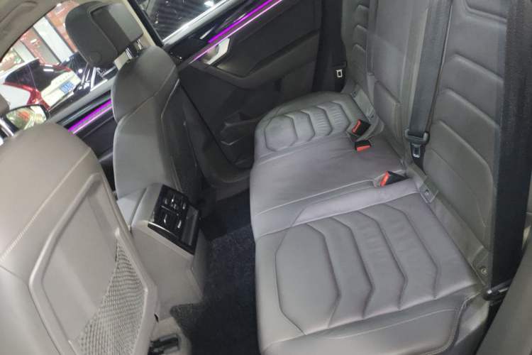 Used Volkswagen Touareg 2019 2.0 TSI Ruiyi Edition China V Standard Left Rear Seat