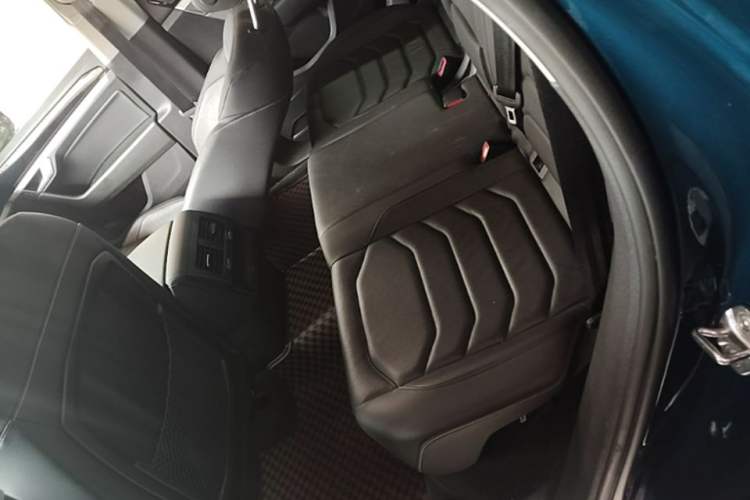 Used Volkswagen Touareg 2019 2.0 TSI Flagship Edition China VI Left Rear Seat