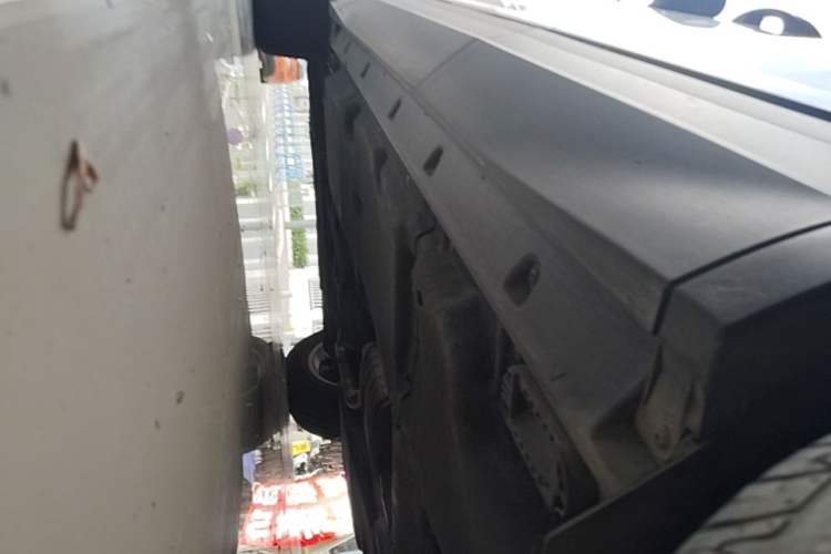Used Volkswagen Touareg 2019 2.0 TSI Flagship Edition China VI Left Side Sill