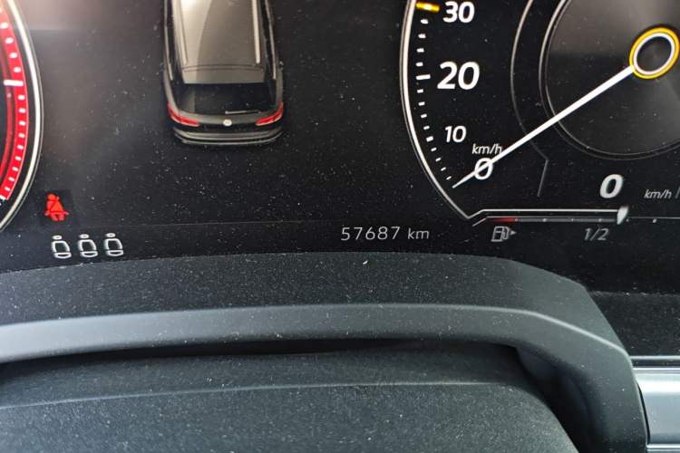 Used Volkswagen Touareg 2019 2.0TSI Ruiyi Edition China VI Standard Odometer Close Up