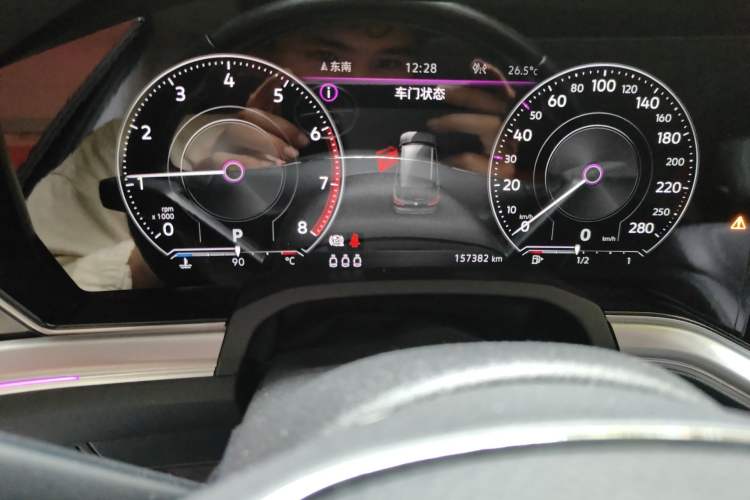 Used Volkswagen Touareg 2019 2.0TSI Ruiyi Edition China VI Standard Odometer Close Up