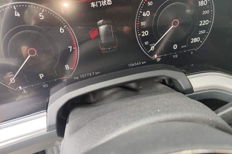 Used Volkswagen Touareg 2019 2.0TSI Ruiyi Edition China VI Standard Odometer Close Up