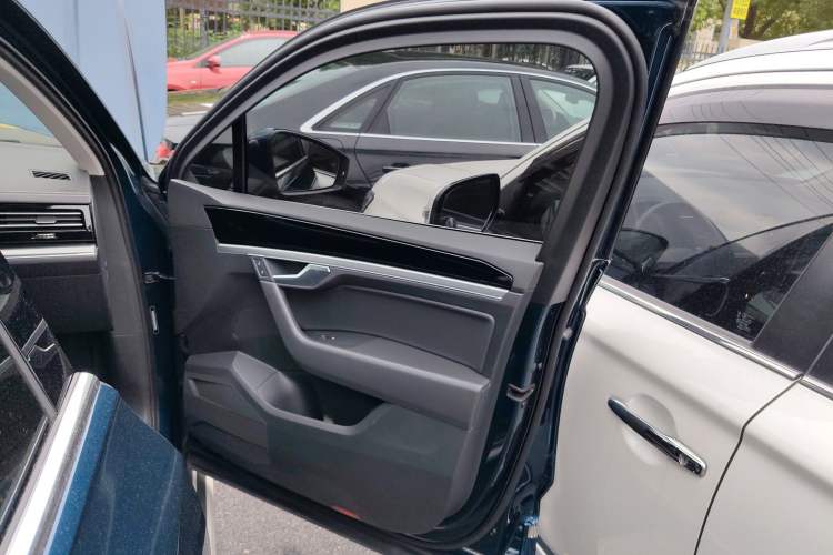 Used Volkswagen Touareg 2019 2.0 TSI Ruiyi Edition China V Standard Right Front Door Interior