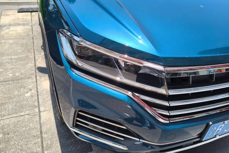 Used Volkswagen Touareg 2019 2.0 TSI Ruiyi Edition China V Standard Right Front Headlight