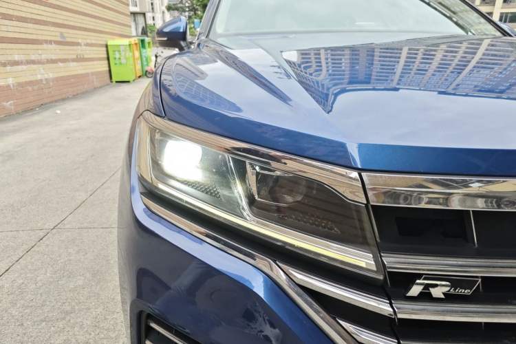 Used Volkswagen Touareg 2019 2.0TSI Ruiyi Edition China VI Standard Right Front Headlight