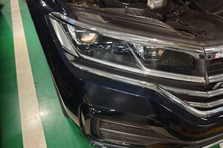 Used Volkswagen Touareg 2019 3.0 TSI RuiFeng Edition China VI Standard Right Front Headlight