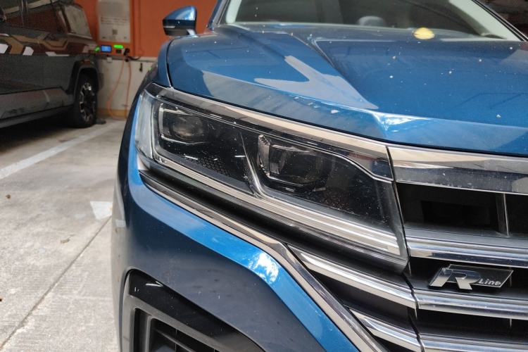 Used Volkswagen Touareg 2019 2.0TSI Ruiyi Edition China VI Standard Right Front Headlight