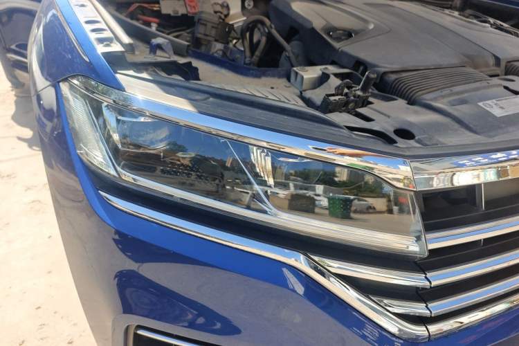 Used Volkswagen Touareg 2019 2.0 TSI Ruiyi Edition China V Standard Right Front Headlight